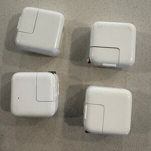 LOT OF 4 AUTHENTIC APPLE WALL CHARGERS